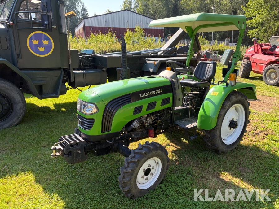 Traktor Europard 254