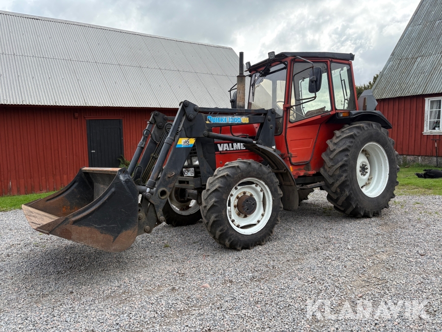 Traktor Valmet 405 med frontlastare
