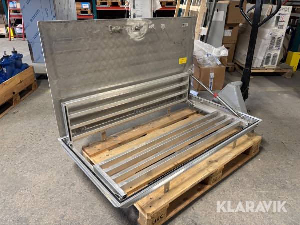 Aluminiumlucka Abat 1160x600 mm