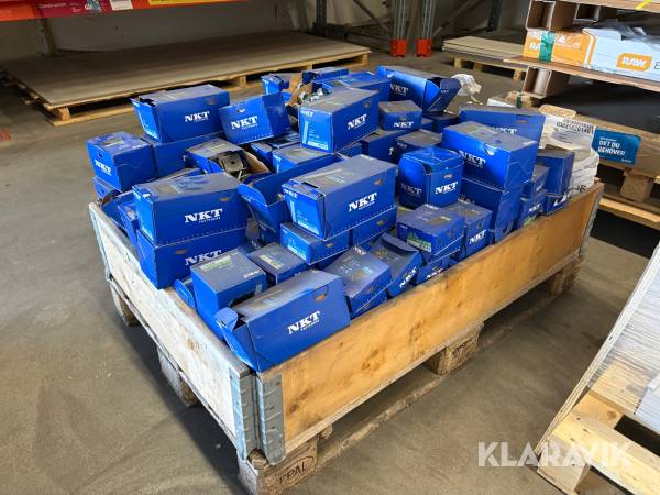 Parti med bult,mutterbrickor NKT