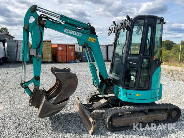 Minigrävare Kobelco SK25SR-6E med tiltrotator och skopor