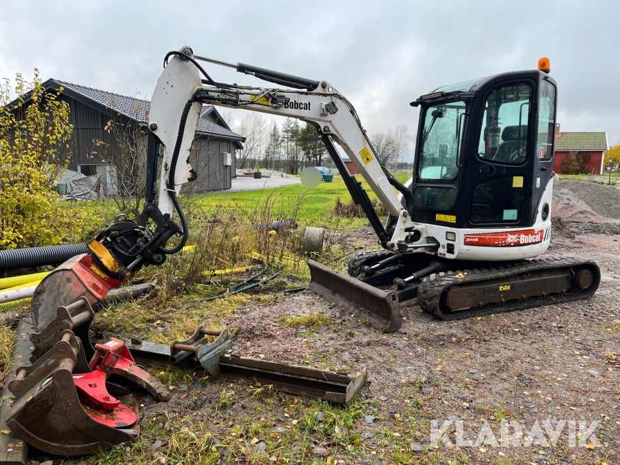Grävmaskin Bobcat 430 med tiltrotator och redskap
