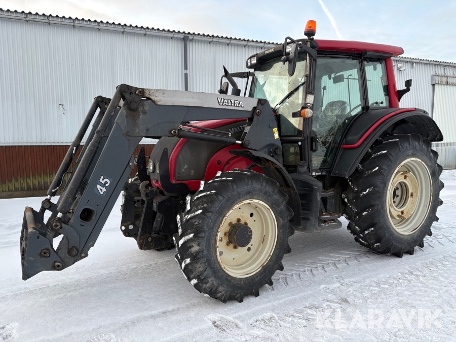 Traktor med lastare Valtra N121 HiTech