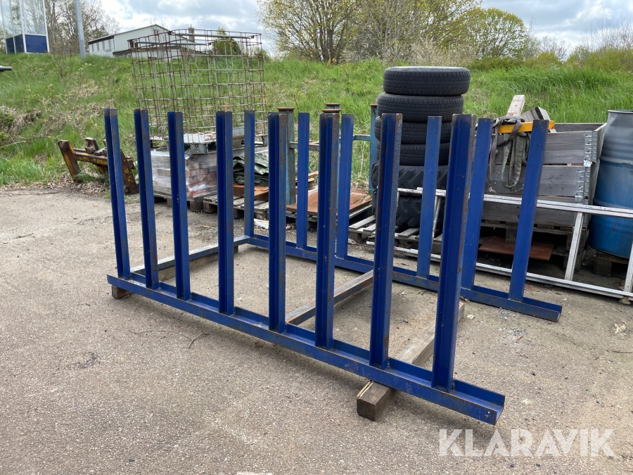 Plåtställ med 7 fack