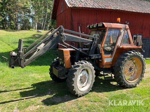 Traktor Fiat 780DT med lastare