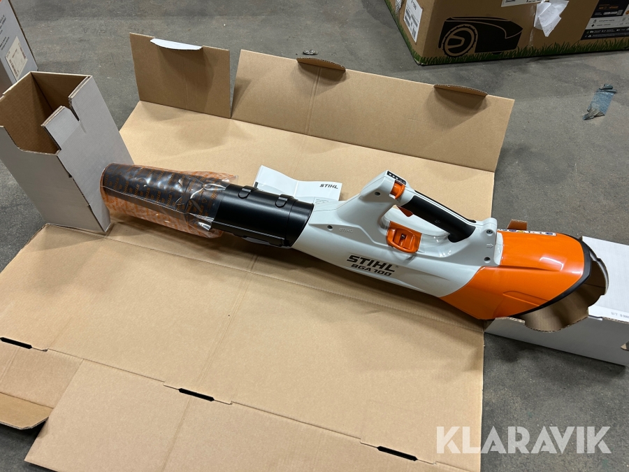 Lövblås Stihl BGA 100