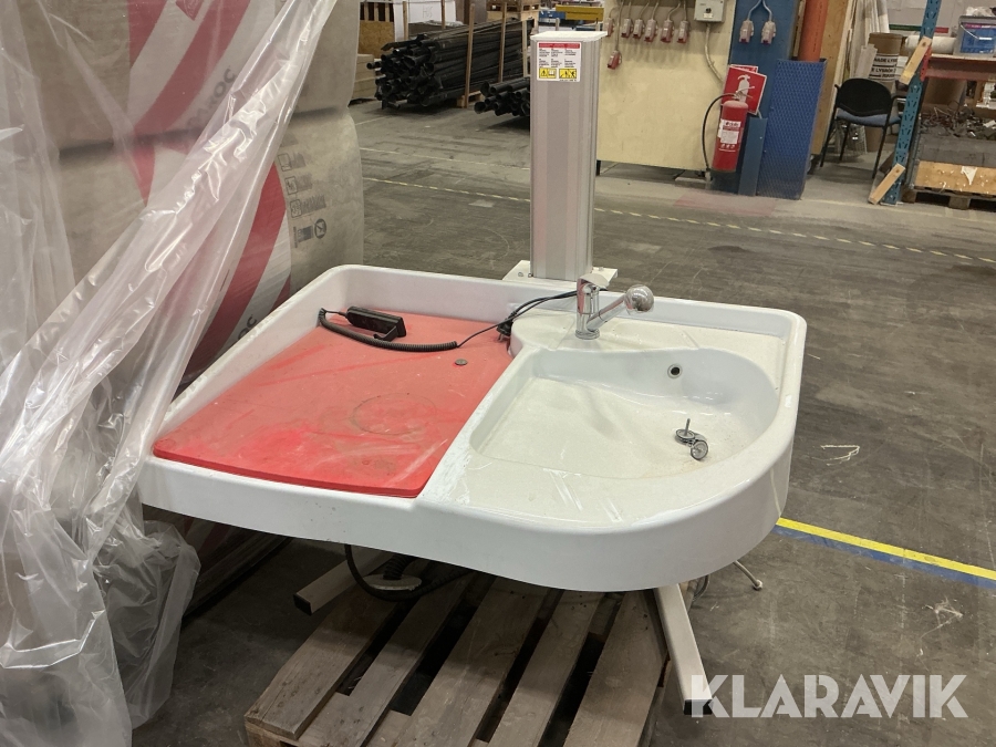 Tvättställ/skötbord Gigant höj/sänkbart