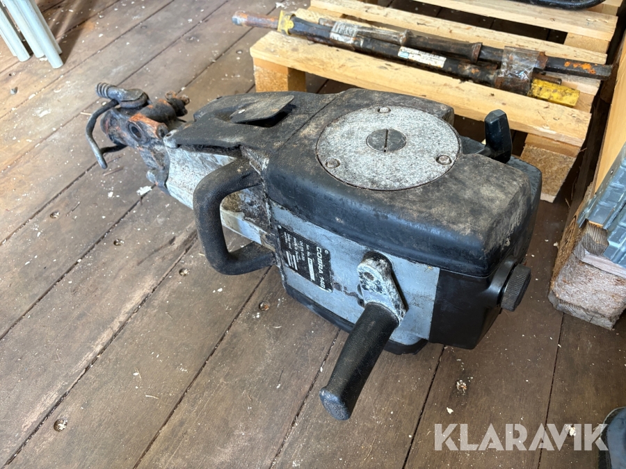 Bergborr- och bilningsmaskin Atlas Copco Cobra 148