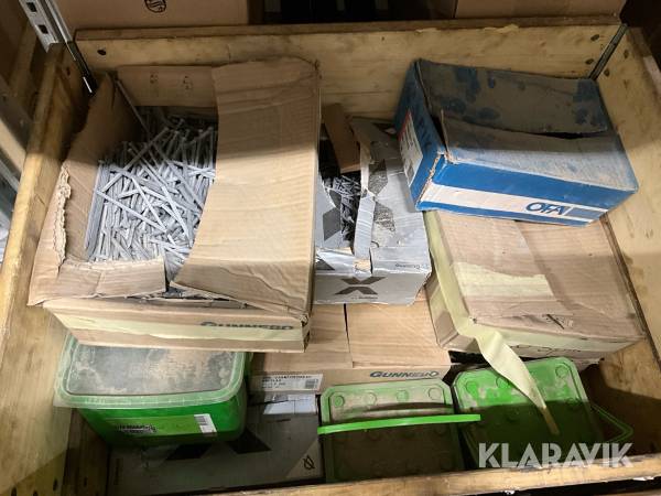 Diverse spik i halvpall