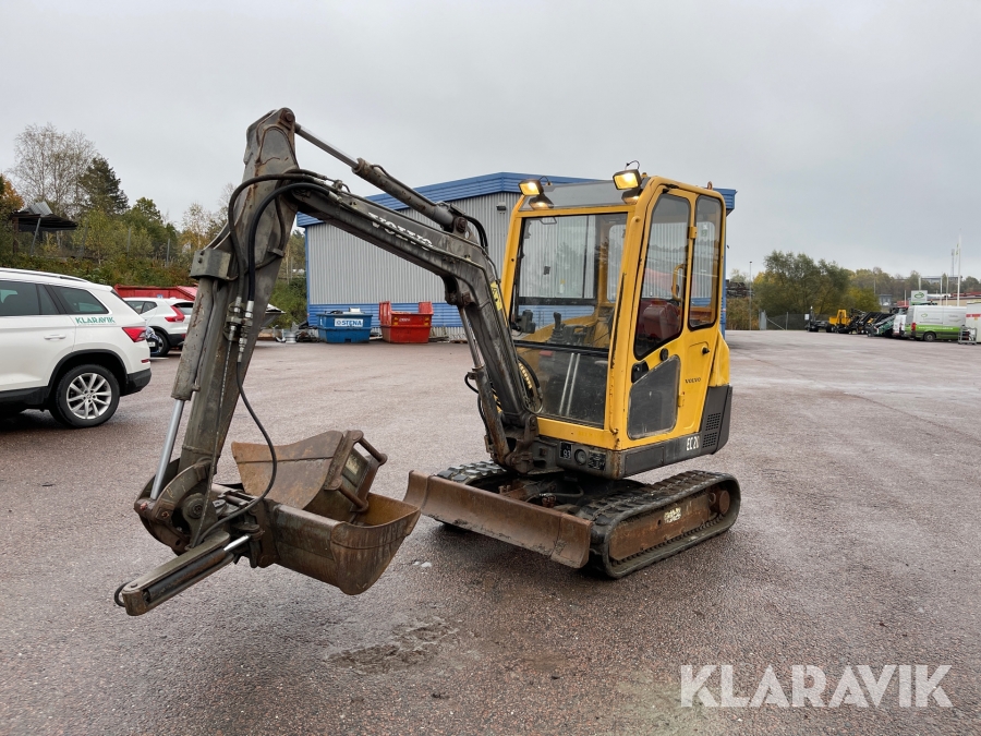 Grävmaskin Volvo EC20 med två skopor