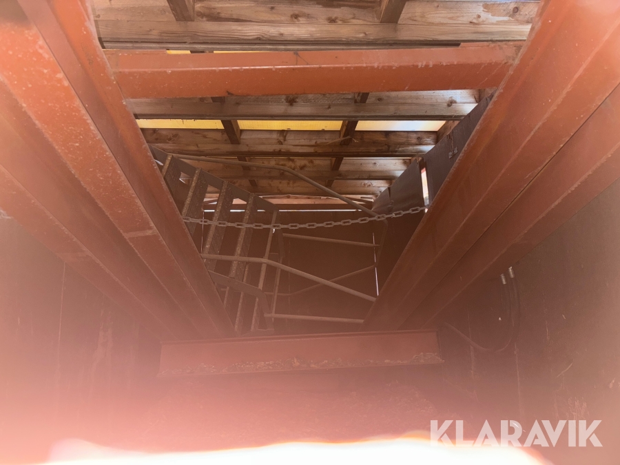 Flismagasin med matningsanläggning ca 120 m3