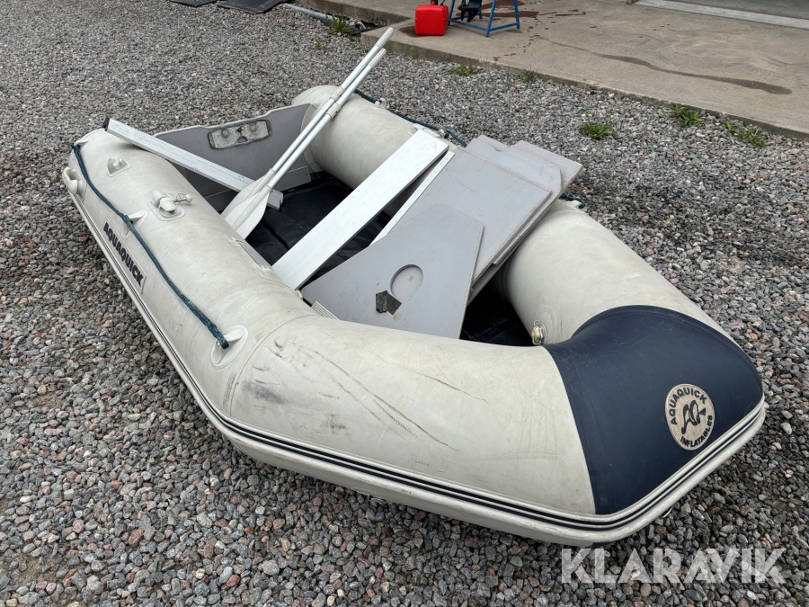 Gummibåt Aqua Quick med 6 hk motor evinrude
