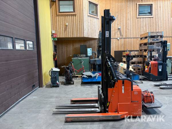 Ståstaplare med skjutstativ BT LSR 1200