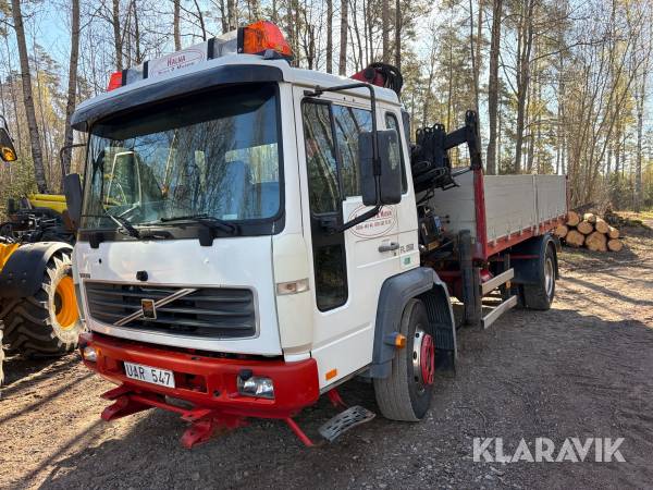 Kranbil Volvo FL250 med reservdelslastbil