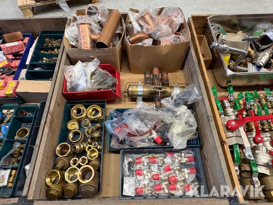 Parti med rörkopplingar