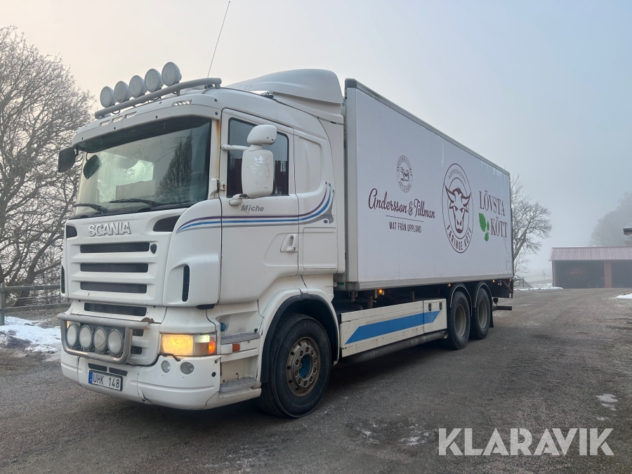 Lastbil / kylbil Scania R480 med hängbanor