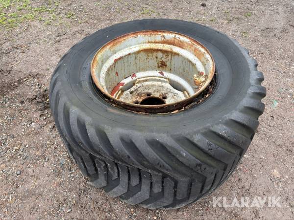 Fälgar med slitet däck Trelleborg 600/50-22,5