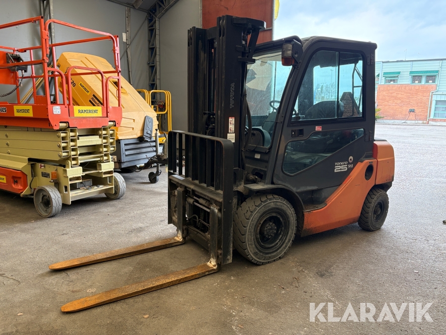 Motviktstruck Toyota Tonero 25 8FDF25 2WD