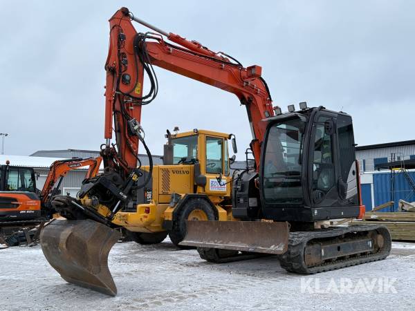 Bandgrävare Hitachi ZX85 US-5A med 10 redskap