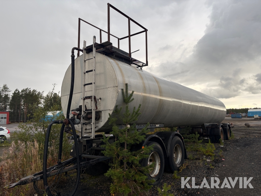 Släp med klistertank Kockum Interc STV1-24CS