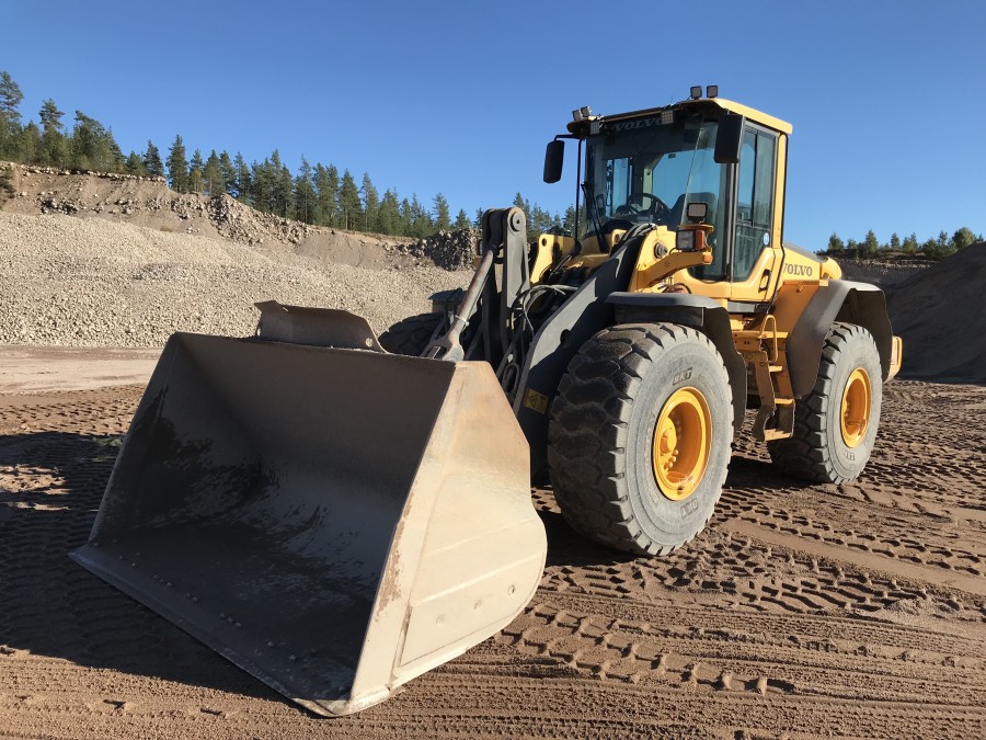 Hjullastare Volvo L120F med våg