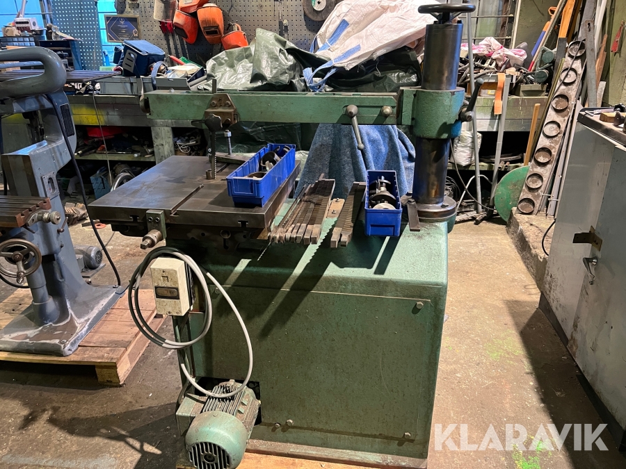 Kilspårsmaskin E.M Bruhn med verktyg