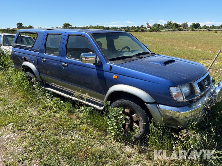 Pickup Nissan King cab 2.5TD 4wd 2st