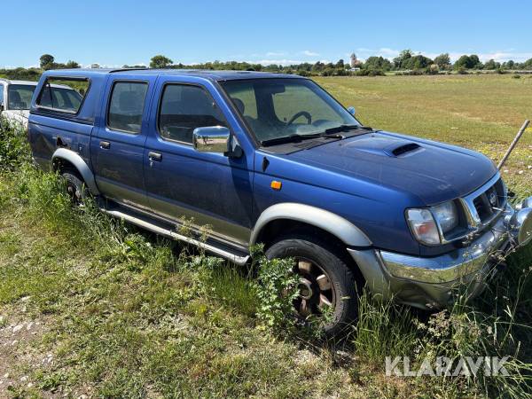 Pickup Nissan King cab 2.5TD 4wd 2st