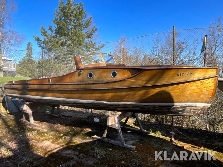 Träbåt salongsbåt utombordare