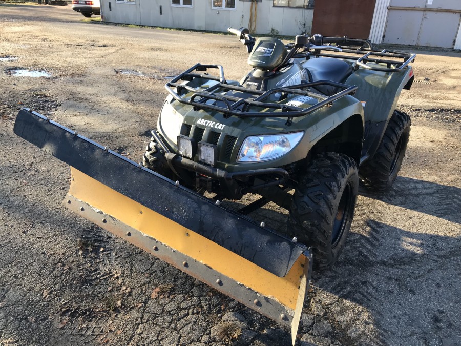 4-hjuling med plog och vinsch