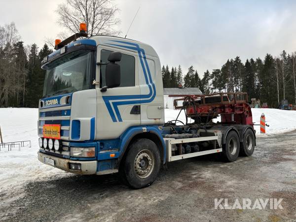 Lastbil med laxolås Scania R144G 6x4 460