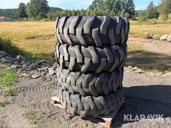 Däck 4 st BKT / Triangel 16.9 - 24 med slang och ventiler