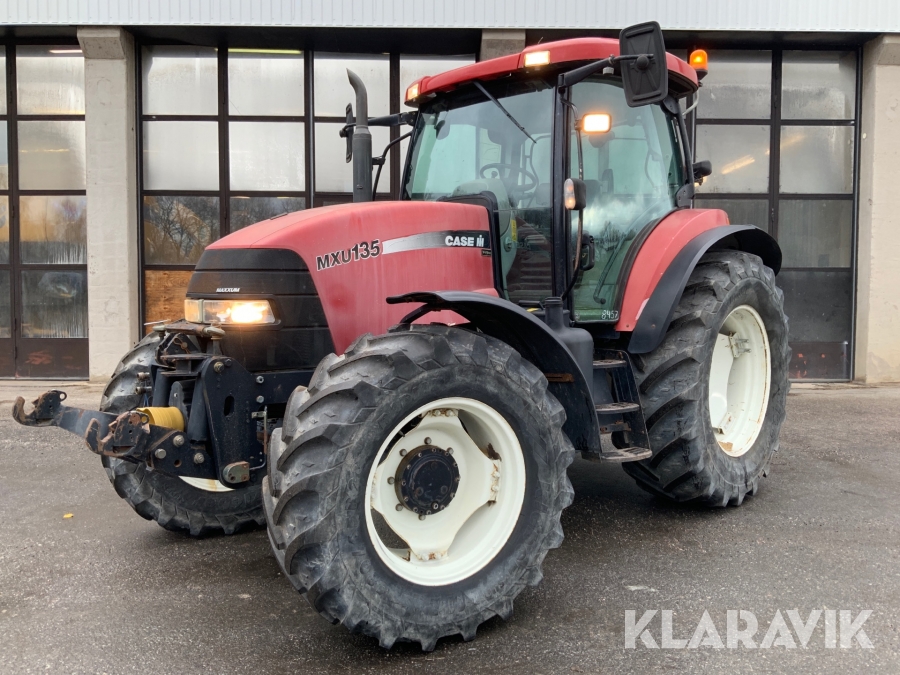 Traktor Case IH MXU 135 Maxxum med frontlyft