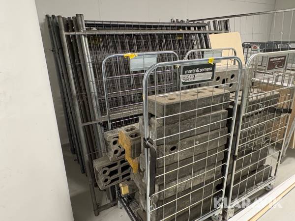 Byggstängsel med fötter