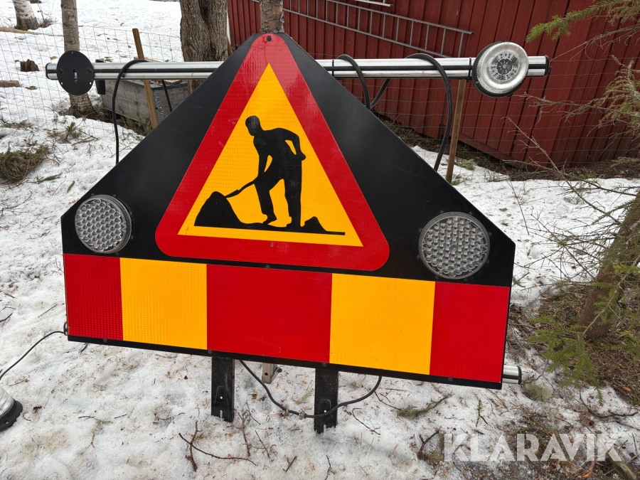 Vägarbetsskylt motordriven för fordon