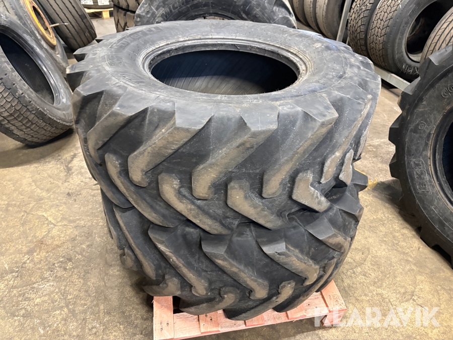 Däck Michelin/BKT 440/80-24 4st