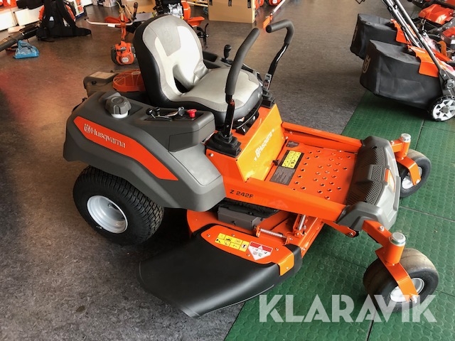 Åkklippare Husqvarna Z  242 F Ny maskin