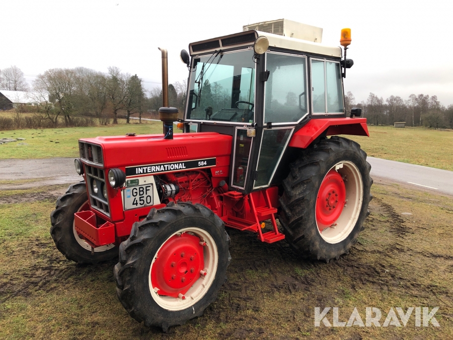 Traktor MCcormick International 584