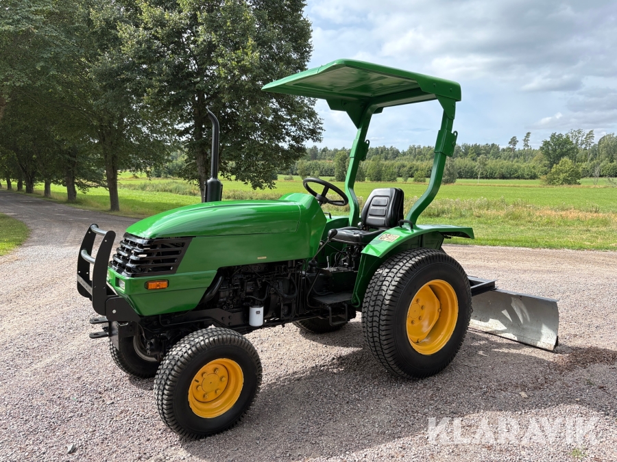 Traktor DongFeng 204 4WD med tippvagn