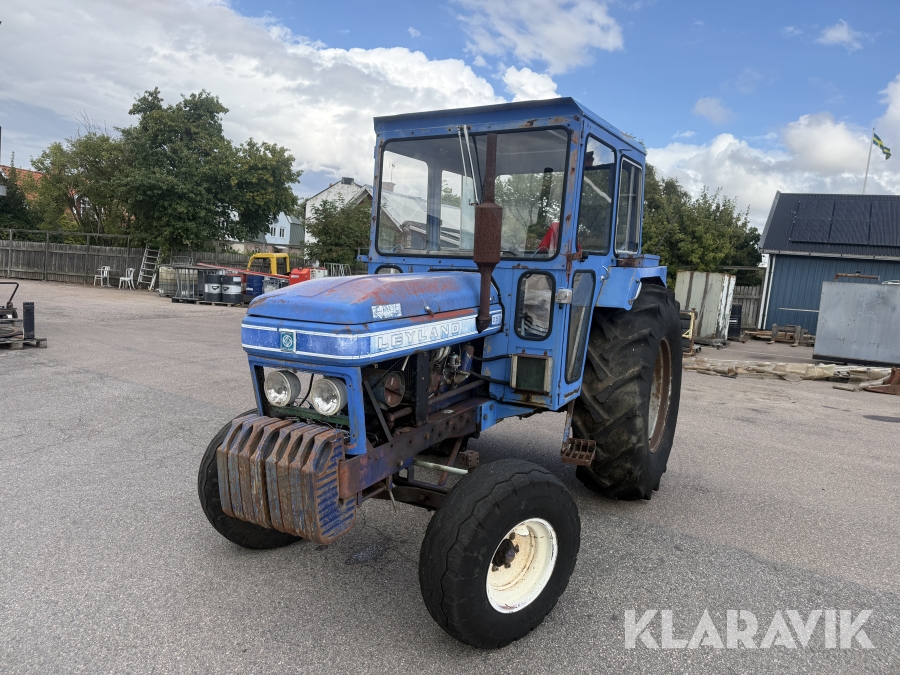 Traktor Layland 255