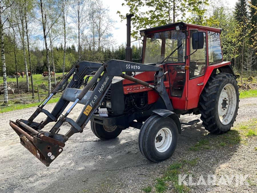 Traktor Volvo BM Valmet 605 med frontlastare och redskap