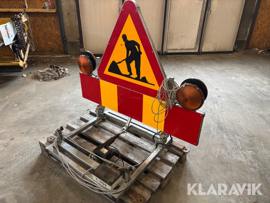 Trafikskylt dubbelsidig