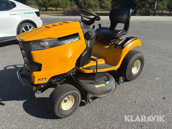 Åkgräsklippare Cub Cadet XT1