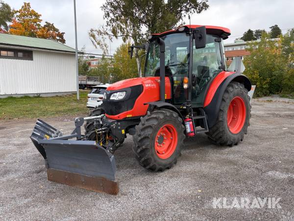 Traktor Kubota M4073 med vinterredskap