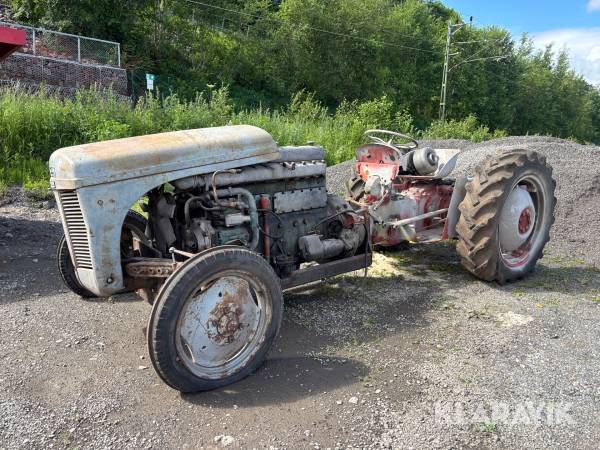 Traktor Massey Ferguson Grolle med Scania motor