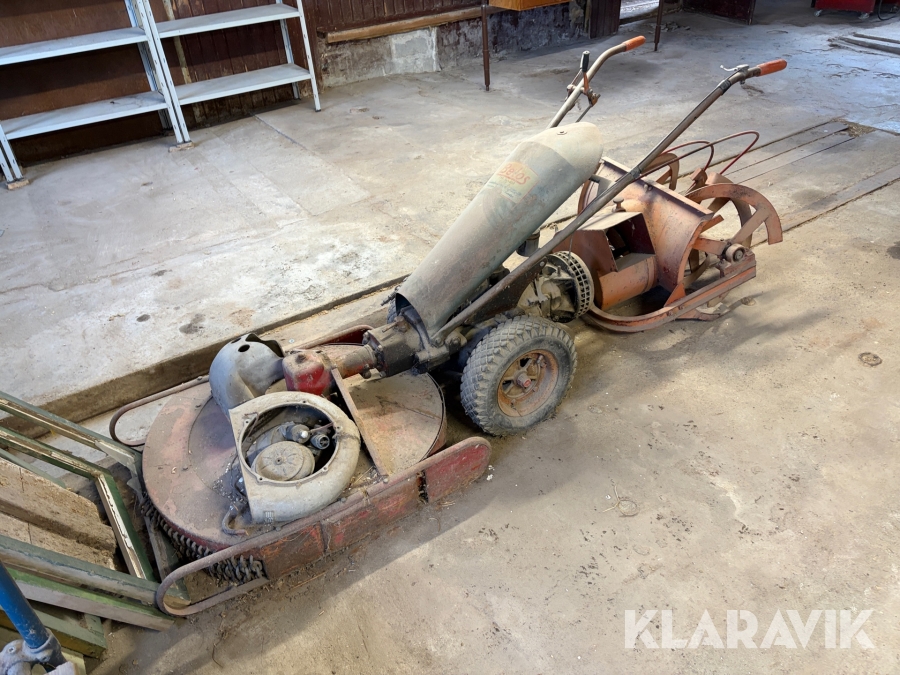 Redskapsbärare Belos IL-222