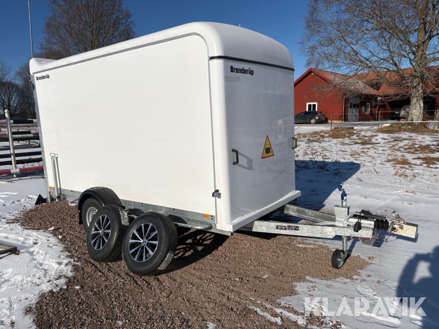 Personbilssläp Brenderup CE1300BHR med sommardäck