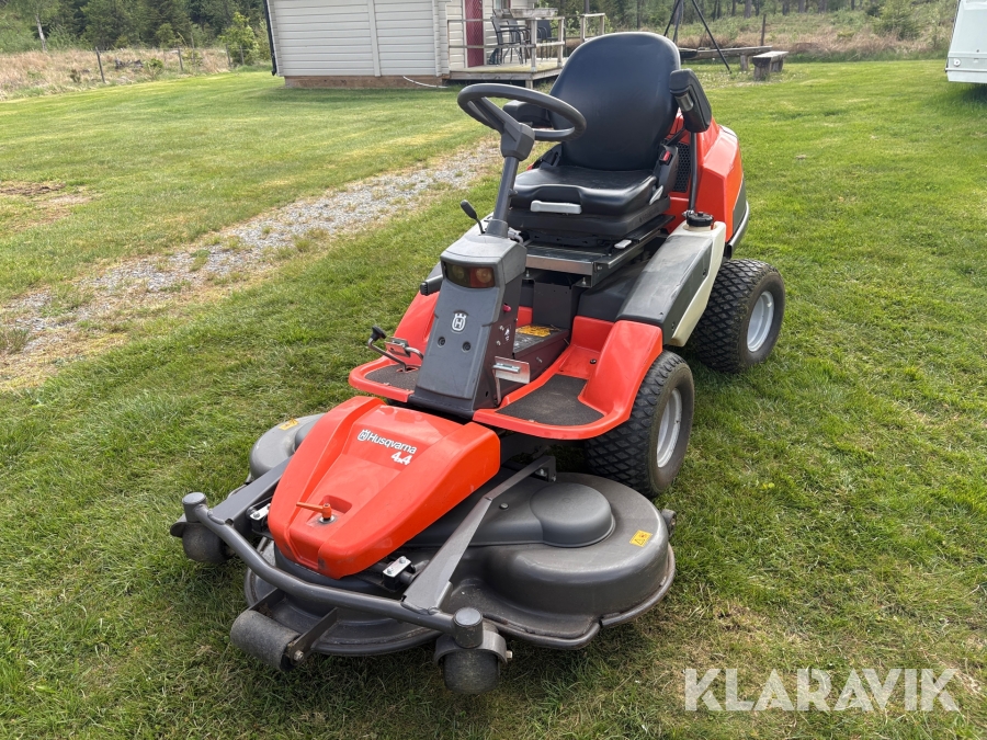 Åkergräsklippare Husqvarna R422Ts AWD med snöblad