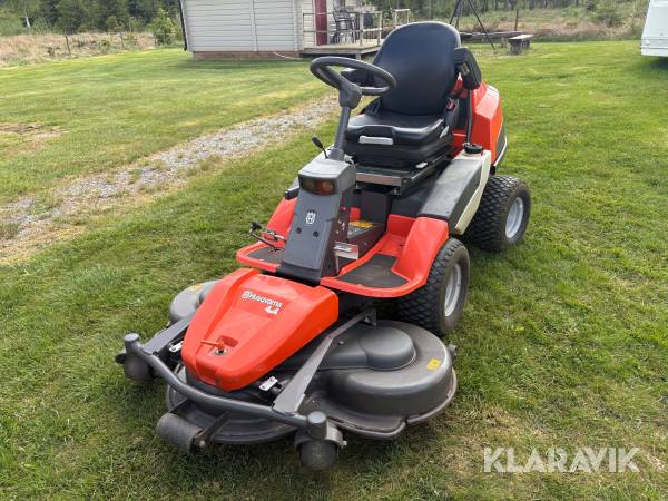 Åkergräsklippare Husqvarna R422Ts AWD med snöblad