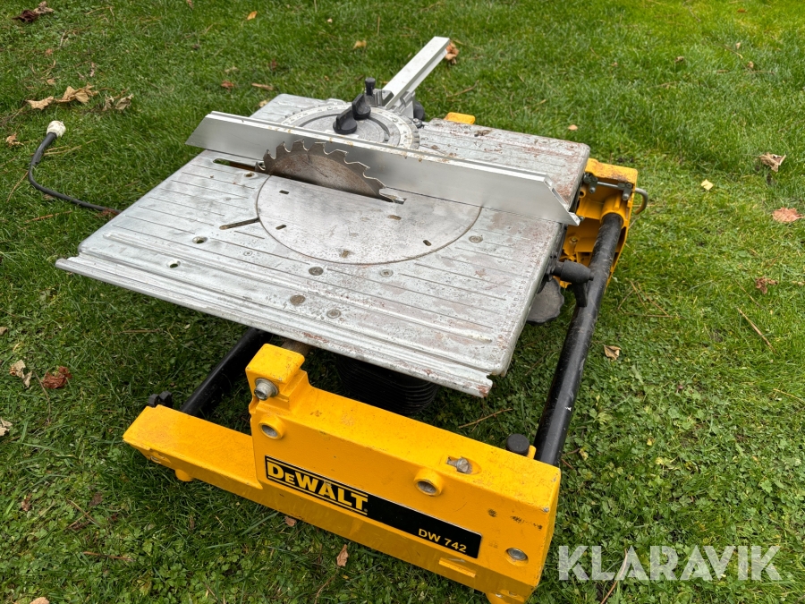 Bordsåg Dewalt DW742